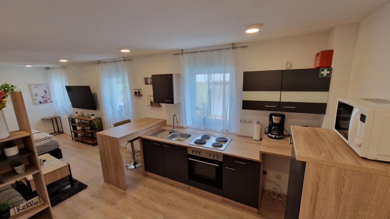 Appartment-Ferienwohnung Mit Kueche, Bad, Kostenlos Wlan, Modern Eingerichtet Roding Eksteriør billede