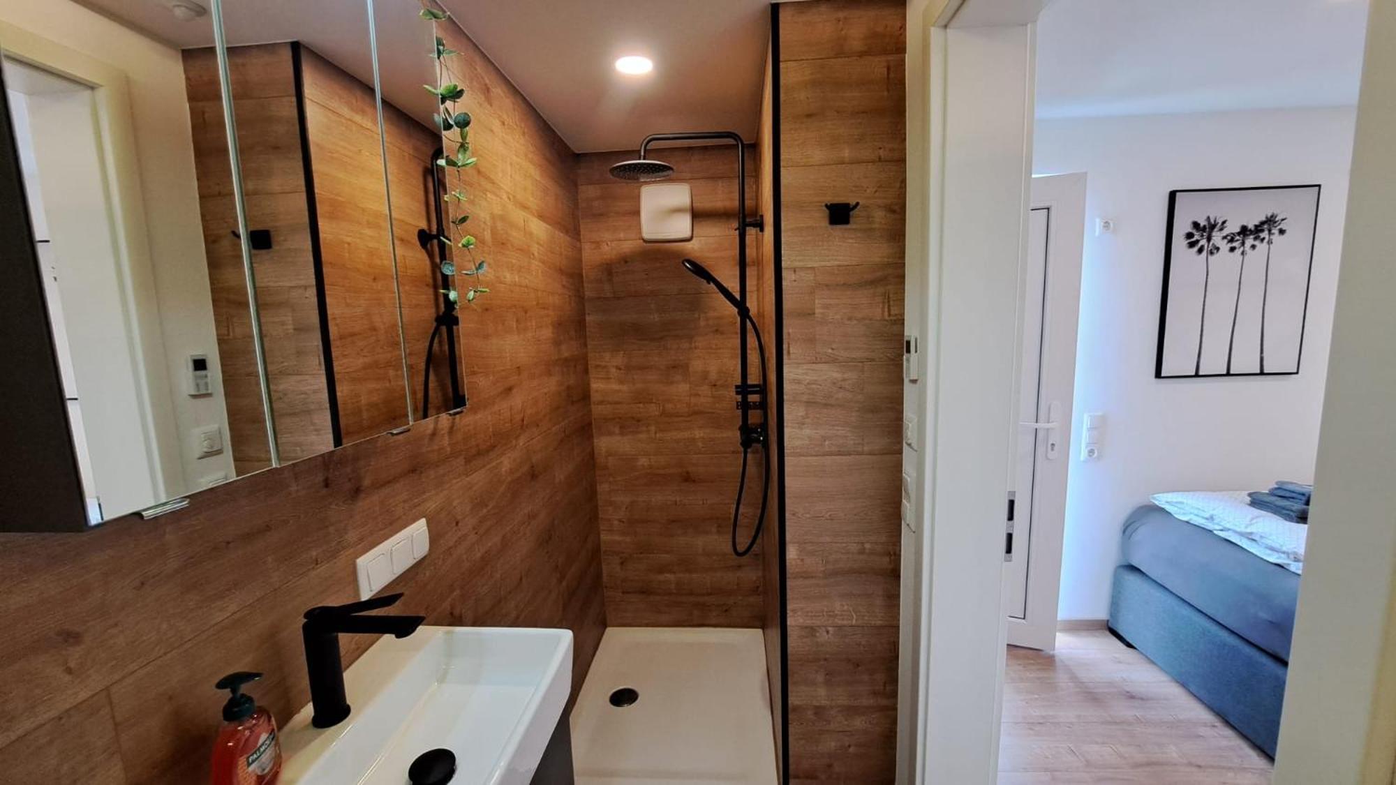 Appartment-Ferienwohnung Mit Kueche, Bad, Kostenlos Wlan, Modern Eingerichtet Roding Eksteriør billede