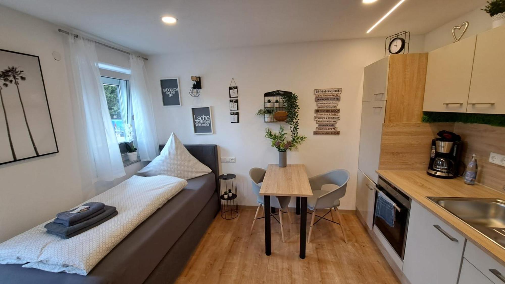 Appartment-Ferienwohnung Mit Kueche, Bad, Kostenlos Wlan, Modern Eingerichtet Roding Eksteriør billede
